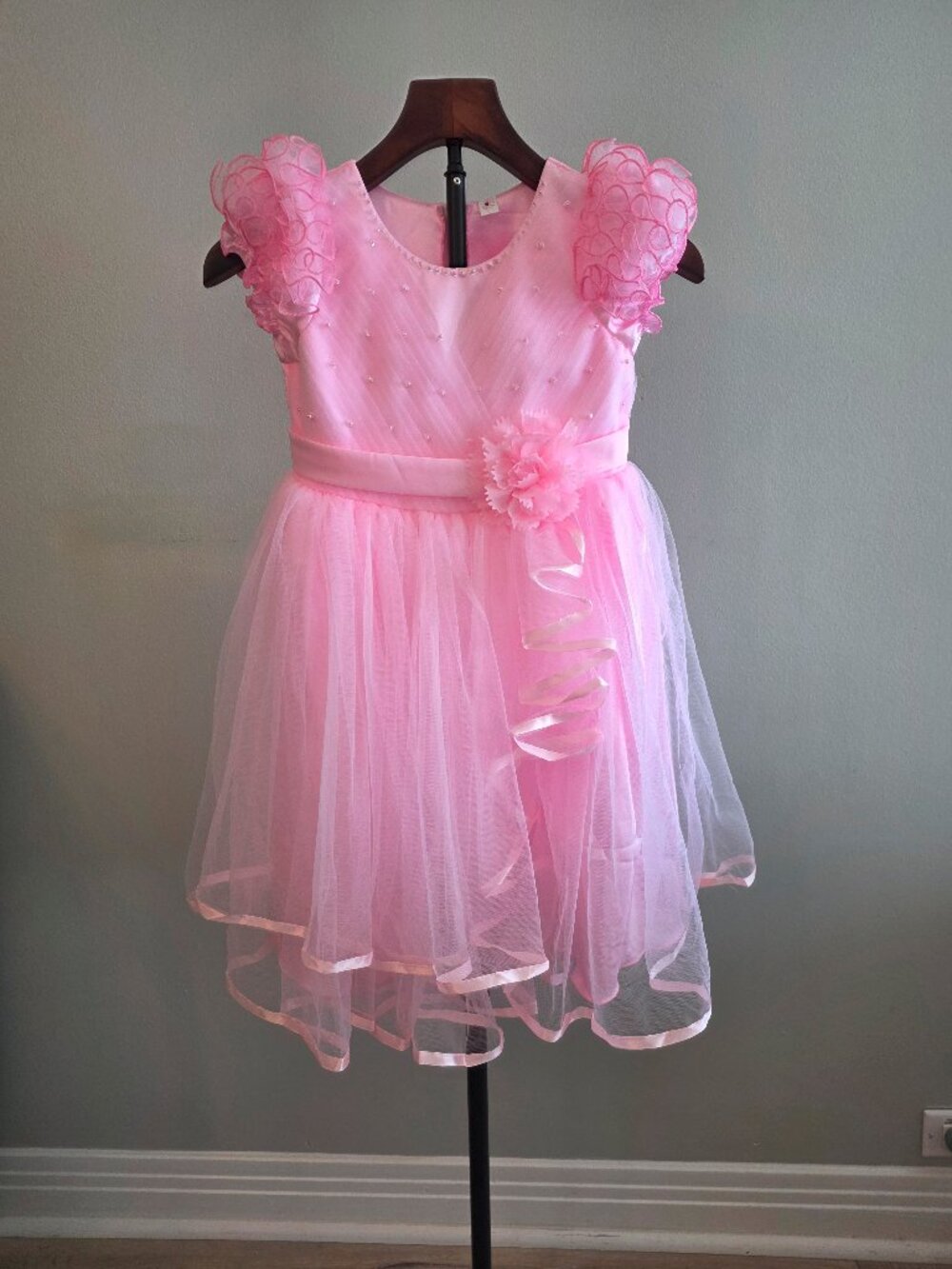 Pink tulle girl's party dress